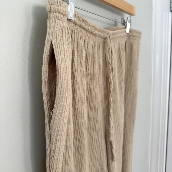 Alfred‎ Dunner Beige Crepe Textured Pants - Picture 3 of 13